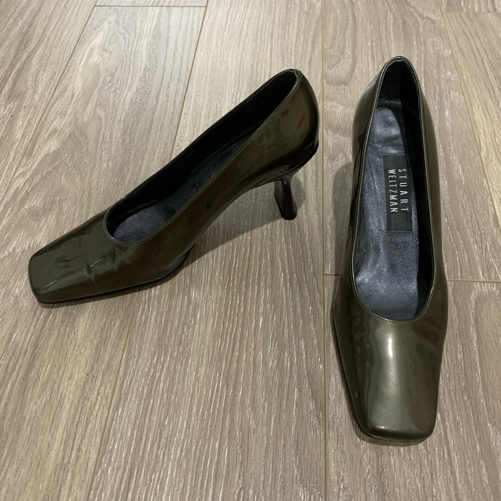 Stuart Weitzman Olive Patent Leather Pump